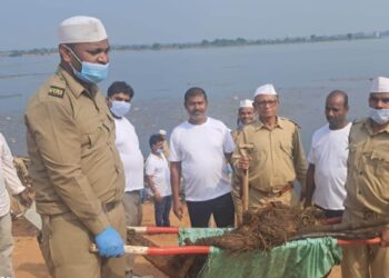 ନିରଂକାରୀ ମିଶନ ପକ୍ଷରୁ ମହାନଦୀ ତଟ ସଫେଇ