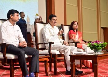 ପ୍ରଶାସନିକ ଅଧିକାରୀଭାବେ ସରକାରୀ ଯୋଜନା ସଂପର୍କରେ ପ୍ରଥମେ ଜାଣିବା ନିତାନ୍ତ ଜରୁରୀ:ରାଜ୍ୟପାଳ