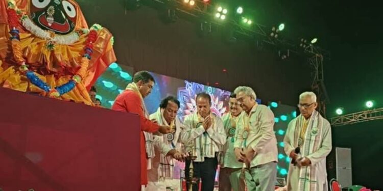 ଜମାଳପୁରରେ ହେଉଥିବା ଶ୍ରୀ ଜଗନ୍ନାଥଙ୍କ ଦିବ୍ୟ ୩୨ ବେଶ ଓ ମନୋରମ ଲୋକ ମହୋତ୍ସବ ଉଦଘାଟିତ