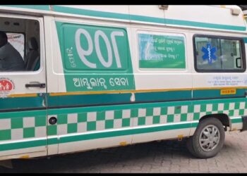 ଅବ୍ୟବସ୍ଥାରେ ୧୦୮ ଆମ୍ବୁଲାନ୍ସ ସେବା; କେବିନ ଭିତରେ ବର୍ଷା ପାଣି ଓଦାରେ ଯାଉଛି ରୋଗୀ