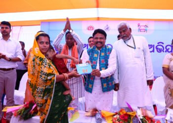 ସ୍ୱାସ୍ଥ୍ୟ ମନ୍ତ୍ରୀଙ୍କ ଦ୍ୱାରା ଷ୍ଟପ୍‌-ଡାଇରିଆ ଅଭିଯାନ ଆରମ୍ଭ