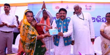 ସ୍ୱାସ୍ଥ୍ୟ ମନ୍ତ୍ରୀଙ୍କ ଦ୍ୱାରା ଷ୍ଟପ୍‌-ଡାଇରିଆ ଅଭିଯାନ ଆରମ୍ଭ