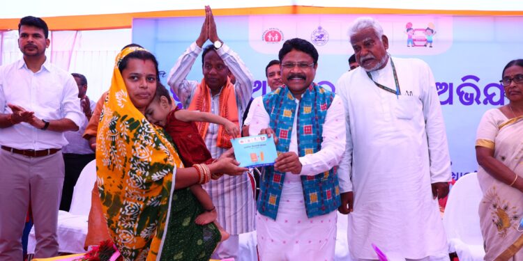 ସ୍ୱାସ୍ଥ୍ୟ ମନ୍ତ୍ରୀଙ୍କ ଦ୍ୱାରା ଷ୍ଟପ୍‌-ଡାଇରିଆ ଅଭିଯାନ ଆରମ୍ଭ