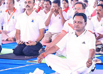 ଭୁବନେଶ୍ବର କଳିଙ୍ଗ ଷ୍ଟାଡିୟମରେ ଅନ୍ତର୍ଜାତୀୟ ଯୋଗ ଦିବସ ପାଳିତ