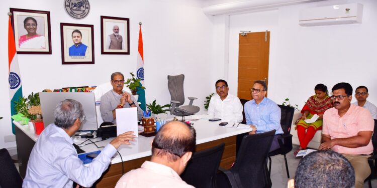 ଉପମୁଖ୍ୟମନ୍ତ୍ରୀ ଶ୍ରୀ କନକ ବର୍ଦ୍ଧନ ସିଂହଦେଓ କେନ୍ଦ୍ର ସରକାରଙ୍କ ବିଭିନ୍ନ ଯୋଜନାର କାର୍ଯ୍ୟାନ୍ଵୟନ ସମୀକ୍ଷା କରିଛନ୍ତି