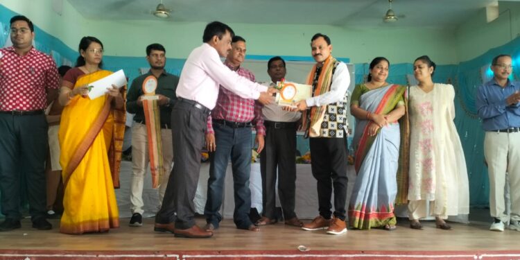 ସଂଗ୍ରାମ କେଶରୀ ପୃଷ୍ଟିଙ୍କୁ ମିଳିଲା ମୁଖ୍ୟମନ୍ତ୍ରୀ ଶିକ୍ଷା ପୁରସ୍କାର