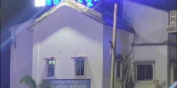 କାମରେ ଆସୁନି ଲକ୍ଷଲକ୍ଷ ଟଙ୍କା  ଖର୍ଚ୍ଚରେ ନିର୍ମିତ ଗୋଷ୍ଠୀ ଶୌଚାଳୟ