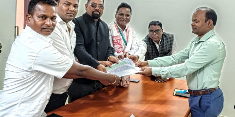 ପୋଡା ଅସ୍ତିଆ ଅଞ୍ଚଳର ବିକାଶ ପାଇଁ  ଉପ ଜିଲ୍ଲାପାଳଙ୍କୁ ଦାବିପତ୍ର