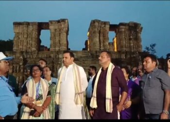 କୋଣାର୍କ ସୂର୍ଯ୍ୟ ମନ୍ଦିର ପରିଦର୍ଶନ କରି ଅଦ୍ଭୁତ ଅନୁଭୂତି ସାଉଁଟିଲେ ତିନି ରାଜ୍ୟର ବାଚସ୍ପତି