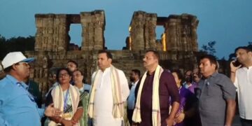 କୋଣାର୍କ ସୂର୍ଯ୍ୟ ମନ୍ଦିର ପରିଦର୍ଶନ କରି ଅଦ୍ଭୁତ ଅନୁଭୂତି ସାଉଁଟିଲେ ତିନି ରାଜ୍ୟର ବାଚସ୍ପତି