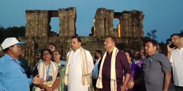 କୋଣାର୍କ ସୂର୍ଯ୍ୟ ମନ୍ଦିର ପରିଦର୍ଶନ କରି ଅଦ୍ଭୁତ ଅନୁଭୂତି ସାଉଁଟିଲେ ତିନି ରାଜ୍ୟର ବାଚସ୍ପତି