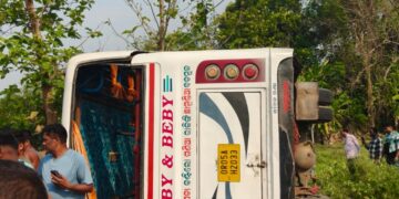 ଖେଡାପଡା ଗାଁ ନିକଟରେ ଭୟାବହ ବସ୍ ଦୁର୍ଘଟଣା